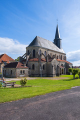 Fototapeta na wymiar Die Kirche Saint Laurent in Montfaucon d'Argonne/Frankreich