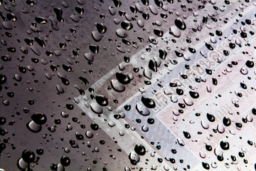 Water droplets and the color of raindrops in the rainy season