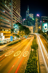 Fototapeta na wymiar busy traffic in hong kong at night