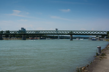 Fototapeta na wymiar Starý most bridge over danube