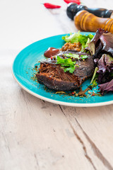 fondant beef paleron and its juice at the winemaker