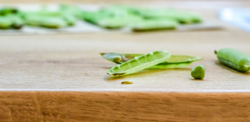 The traveling worm got out of peas