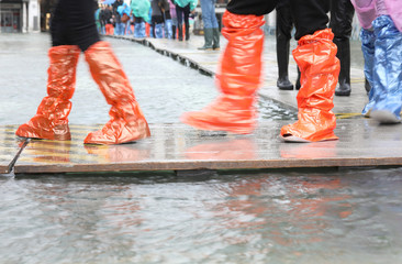 colorful gaiters to shelter during the high water and the feet o