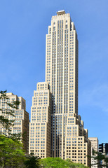 Fototapeta na wymiar .500 Fifth Avenue, 60-floor, 697-foot-tall (212 m) office building, in Midtown Manhattan, New York City. Skyscraper was built from 1929 to 1931 and is tallest building in New York