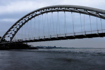 Fototapeta na wymiar Humber River Bridge early morning grey day