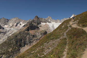 Fototapeta na wymiar trekking in mountains