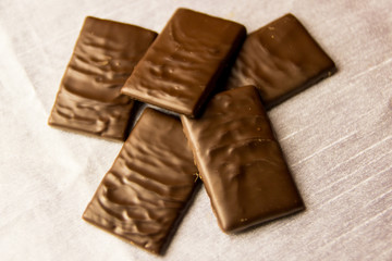 small peaces of dark chocolate