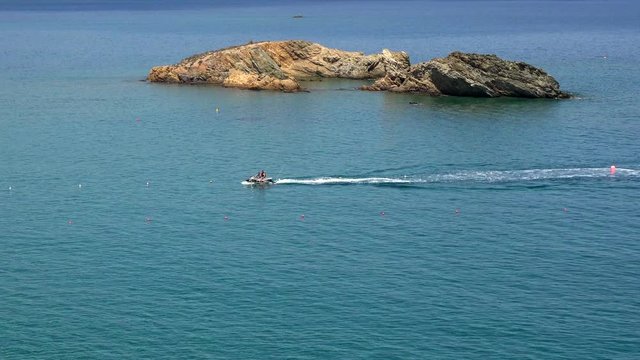 &Kappa;&alpha;&lambda;&omicron;&kappa;&alpha;ί&rho;&iota; &sigma;&tau;&eta;&nu; &kappa;&rho;ή&tau;&eta; 