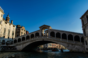 Obraz na płótnie Canvas Rialto bridge in venice italy