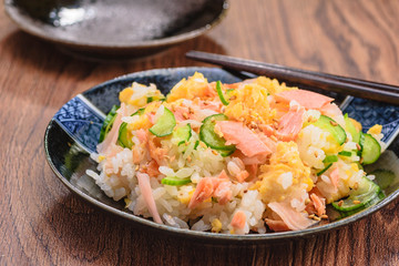 鮭と卵と胡瓜のちらし寿司