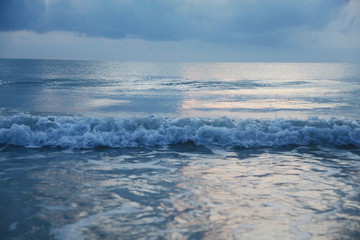 Naklejka na ściany i meble Morning ocean waves in the Gulf of Thailand