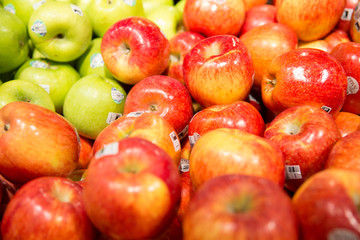 apples in the market