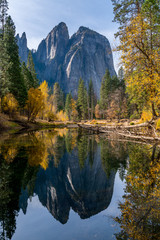 Fototapeta na wymiar Cathedral Rocks, Yosemite National Park