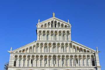 Fototapeta na wymiar Beautiful Italian architecture facade in pisa