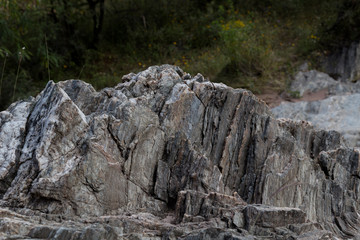 granite rock, quartz and nickel streaks