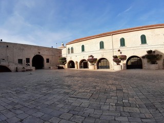 Fototapeta na wymiar Taranto - Cortile del Castello Aragonese