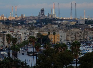 Taranto - Scorcio panoramico all'alba