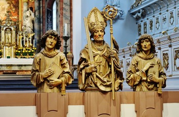 Fototapeta premium Frankenapostel, Holzstatuen, Neumünster, Würzburg