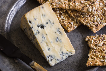 Mature Stilton cheese with spelt crackers