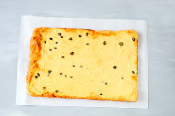 Käsekuchen mit Rosinen