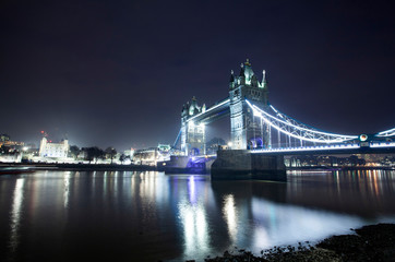 Fototapeta na wymiar Famous Tower Bridge in the evening, London, England