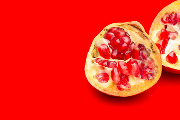 Granada, fruta de la Granada, rica en vitaminas y antioxidantes; se puede comer cruda, se hacen ricos y saludables zumos, como ingrediente en cocina.