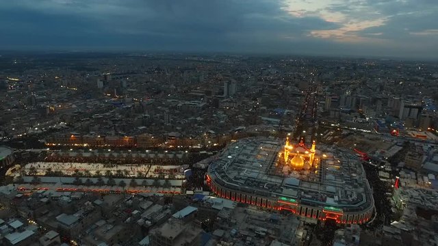 Aerial view: thousands of pilgrims in Karbla at Al-Hussein and Al-Abbas shrines. Every year, millions of Shiite muslims come from all over the world to Karbala to visit Imam Hussein Shrine