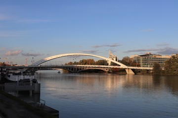 Fototapeta na wymiar Pont Raymond Barre dans la ville de Lyon - Département du Rhône - France - Pont sur le fleuve Rhône construit en 2013
