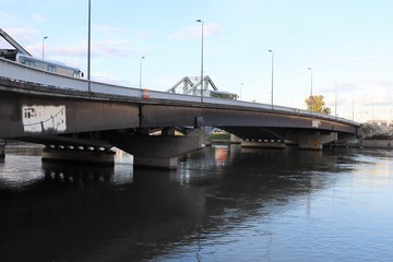 Pont routier de La Mulatière dans la ville de Lyon - Département du Rhône - France - Pont sur la rivière Saône