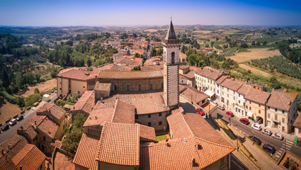 Fototapeta na wymiar Beautiful tuscan panorama from the highest tower of Vinci, Leonardo's home