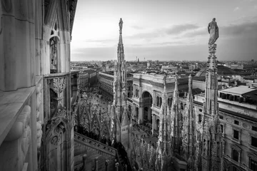 Meubelstickers Galleria Vittorio Emanuele uitzicht vanaf Duomo dakterras Milaan Italië - zwart-wit beeld © UMB-O