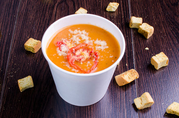 natural tomato cream with croutons