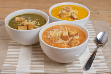 natural tomato, spinach and pumpkin cream