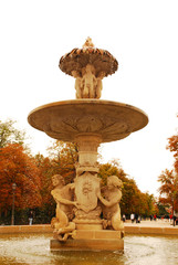 Fuente en el parque del Retiro, Madrid