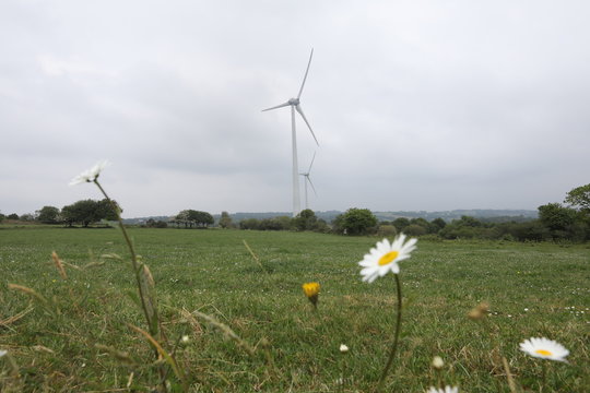 Parc &eacute;olien en Bretagne