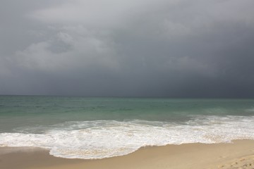 Gewitterwolken am Meer