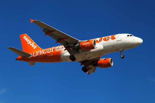 Easyjet Airbus A319 Unicef Livery