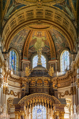 Fototapeta na wymiar 11.07.2019. London, UK, St Paul Cathedral. Splendid inside of the St Paul catherdal. Amazing, altar, frescos and cupola