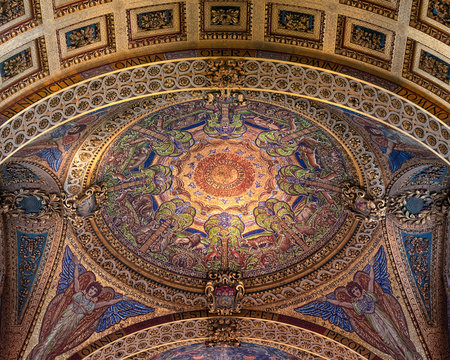 11.07.2019. London, UK, St Paul Cathedral. Splendid inside of the St Paul catherdal. Amazing, altar, frescos and cupola