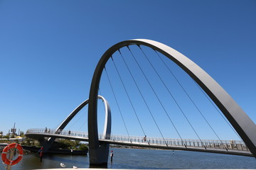 Obraz premium Most dla pieszych Elizabeth Quay w Perth, Australia Zachodnia