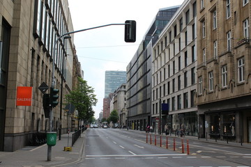 Fototapeta na wymiar Königsallee in Düsseldorf