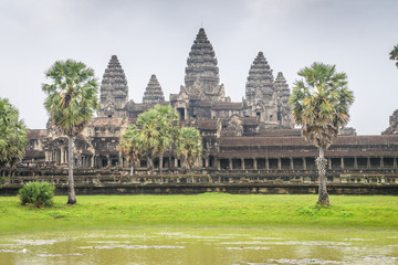 Obraz premium ruins of angkor wat complex at cambodia