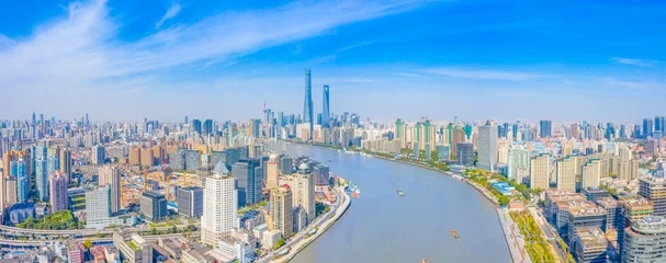 Foto op Plexiglas Nanpubrug Panoramische luchtfoto& 39 s van de stad aan de oevers van de Huangpu-rivier in Shanghai, China