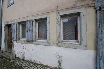 Fototapeta na wymiar Altes Haus - lost places III Fassade