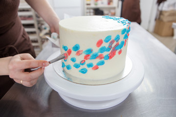 Decorating process cake