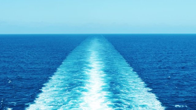 boat wake of a cruise ship