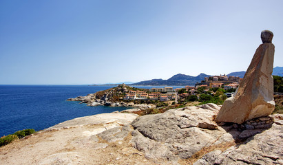 Monumento Ai Caduti E Madonnina  in Calvi coast              