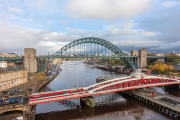 Obraz premium The Tyne and Swing bridges over the River Tyne, Newcastle, UK