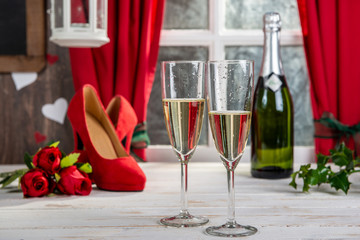 Christmas decoration with two glasses of champagne