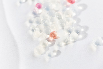 シリカゲル、除湿剤、乾燥剤